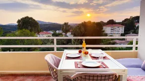 Sunset Vibes Luxury Appartment - Image 4