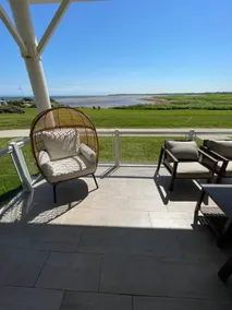 Lovely waterfront 2 bedroom condo with pool - Image 5