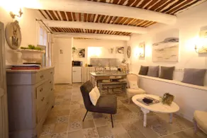 Charming Apartment In The Center Of Carpentras - Image 2