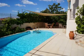 Apartment with a garden, BBQ, swimming pool and jacuzzi - Image 4