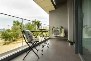 ELEGANCE | Cloud9 Modern Apt - Image 2