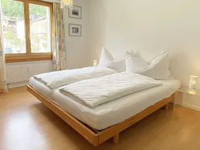 Modern, central, 2 bedrooms & balcony – MU11 - Image 3
