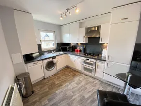 NEW Super 2 Bedroom Flat in Falkirk - Image 5