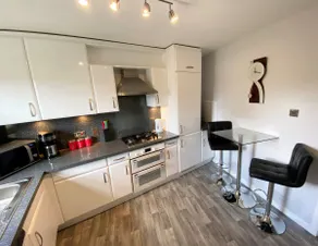 NEW Super 2 Bedroom Flat in Falkirk - Image 2