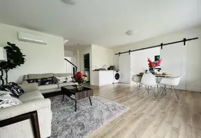 Bright, Spacious and Modern Living - Image 3