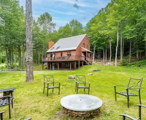 Cozy Villager Chalet w Mountain Views and Firepit - Image 4