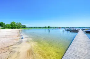 Updated Cozy Lake Cabin w/ 2 King Suites - Image 4