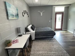 Stunning Studio | Modern Style | Quiet Getaway - Image 3