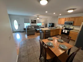Relaxing 2 bedroom home minutes away from PMRP - Image 5