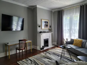 Lovely upstairs one bedroom with patio. - Image 5