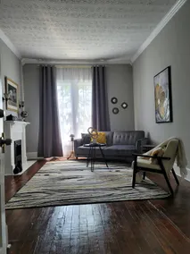 Lovely upstairs one bedroom with patio. - Image 4