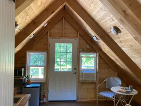 Private tree-top loft 5 minutes from Damariscotta. - Image 4