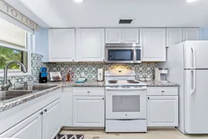 Quiet Downtown Sarasota Villa. 2 bed 2 bath. 644 - Image 2