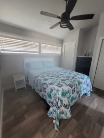 Tiny House 1-Bedroom Bungalow - Image 2