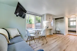University Cottage, 2 blocks from U of O. - Image 3