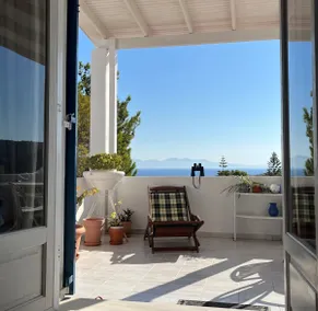 Traditional Greek summer house close to the sea - Image 4