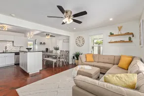 Modern Home In The Center of it All - Image 2