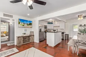 Modern Home In The Center of it All - Image 3