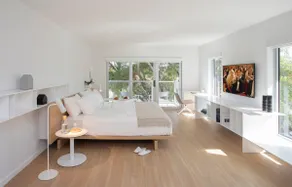 Deluxe 2Bedroom/2Bath (1700 SQFT) Beach Service - Image 2