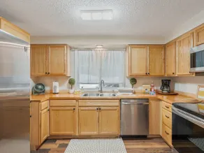 Sandy River Retreat near Mt. Hood, PDX, Airport - Image 3