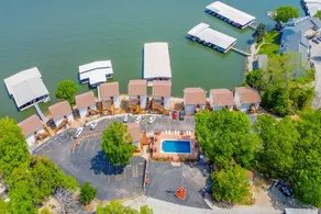 3MM, fully remolded, main channel lakefront with pool - Image 5