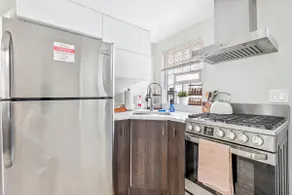 Adorable studio style unit - Self check in ⚡️ - Image 3