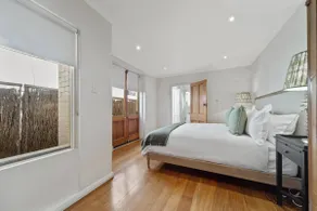 Exquisitely decorated two bedroom Georgian Home - Image 5