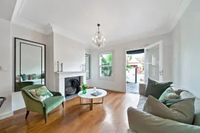 Exquisitely decorated two bedroom Georgian Home - Image 3