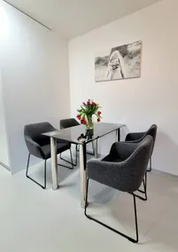 Florian Garden Apartment with private parking - Image 3