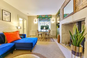 Cinnabar Romantic Hideaway on Historic Walls - Image 2