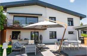 LA Villa Du Lac - Image 2