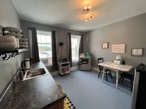 Charming 1890’s, 3bd, 1ba, Dwtn Bedford Loft - Image 3