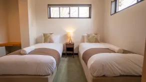 Wadano Gateway - 3 Bedroom Chalet, BBQ & Breakfast - Image 5