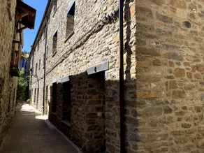 Casita Mondoto, a charming home in the Pyrenees - Image 2