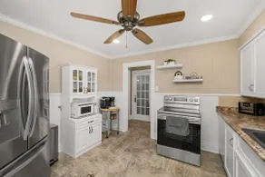 Newly Remodeled 3BR in Town · Cherry Street - Image 2