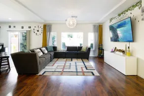 Holiday specials/ 5BR 10 min to airport &strip - Image 2