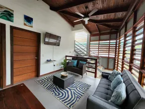2 Bedroom Apt, 2 blocks from beach, 10 AM check-in - Image 3