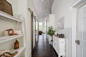 Downtown Loft - Walkable to Dining and Entertainment - Image 5