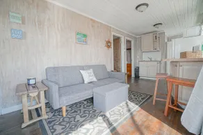 Lakefront Cottage with Gorgeous Sunsets - Image 4