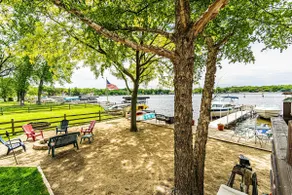 Lakefront Cottage with Gorgeous Sunsets - Image 2