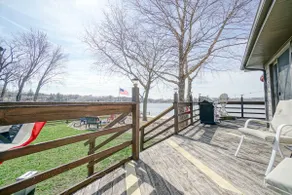 Lakefront Cottage with Gorgeous Sunsets - Image 3