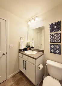 Adorable Guest Suite with free parking on Premises - Image 5