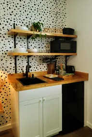 Adorable Guest Suite with free parking on Premises - Image 3