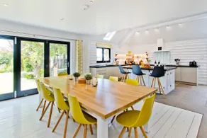 Seagulls, Camber | 5 Bed Holiday Home | Sleeps 10 - Image 2