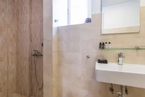 Mon Repos Liston Suites - Image 3