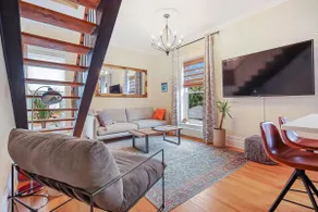 Luxurious Victorian Loft on the Doorstep of PEC - Image 5