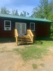 Adorable 2 bedroom, 1 1/2 bath Cozy cabin - Image 2