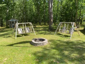 Relaxing home with backyard, deck and fire pit - Image 3