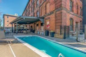 Regal Retreat in Nashville Pool Gym Free Parking - Image 4
