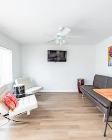 Brand New Modern One-Bedroom Guesthouse in Asbury - Image 4